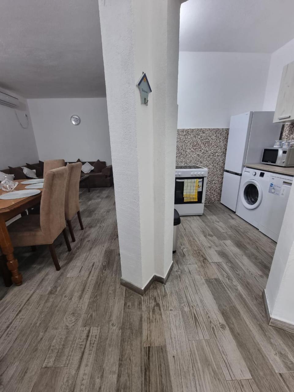 Apartments Vukmarkovic Сутоморе Екстер'єр фото